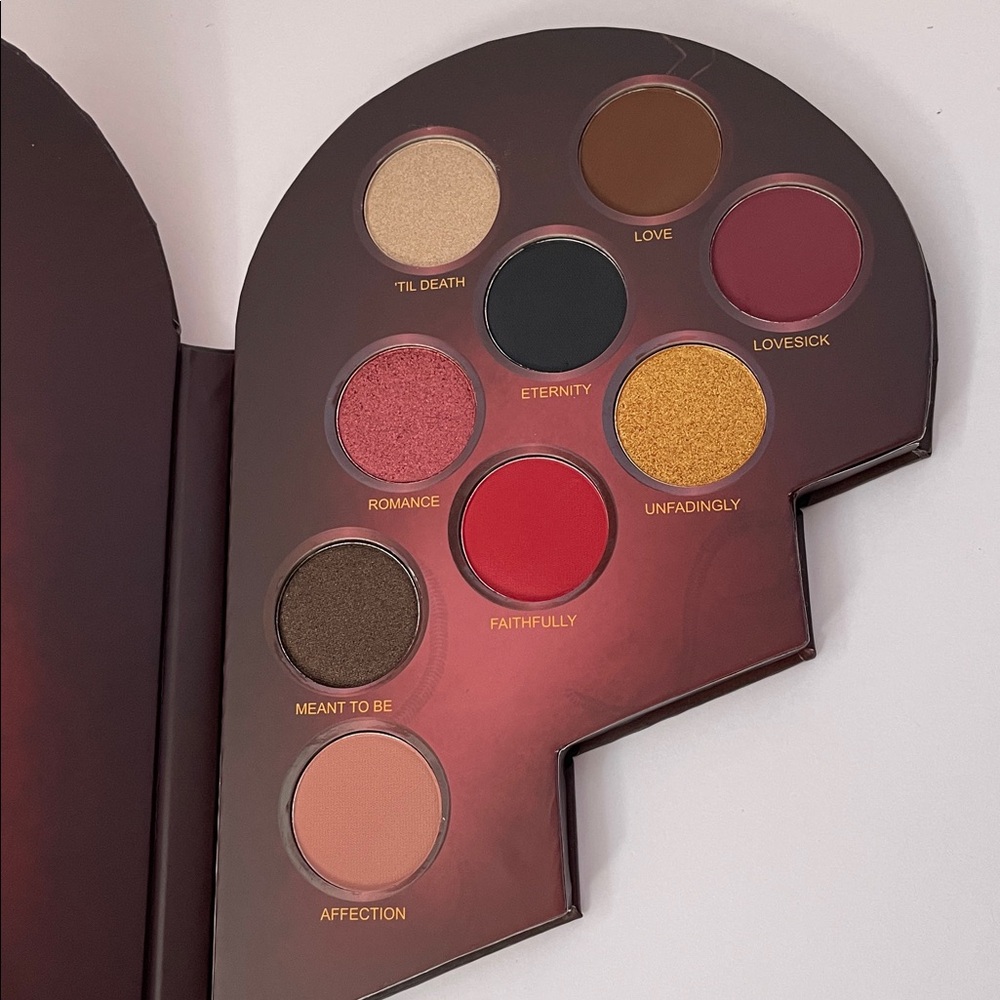 NIB Heart-Shaped 'Til Death' Makeup Palette - Picture 5 of 9